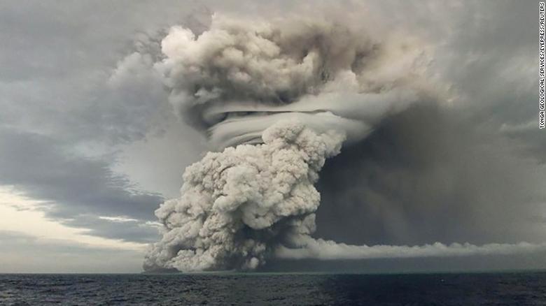 Volcanic Eruption near Tonga.2022.01.14 (1).jpg